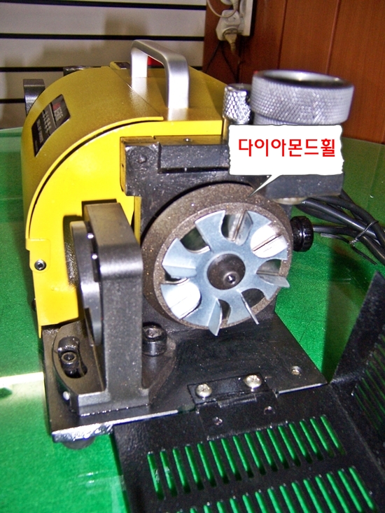 J1400008_010-550.jpg
